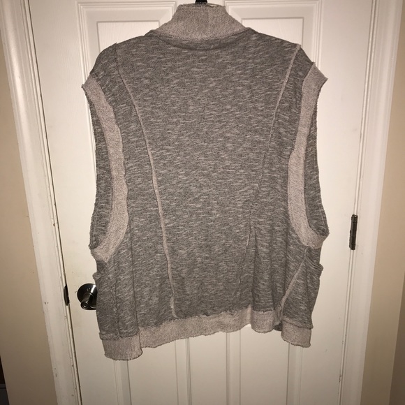 Sleeveless sweatshirt cardigan - Picture 2 of 5